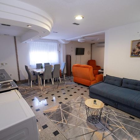Good People Appartement Bihać Buitenkant foto