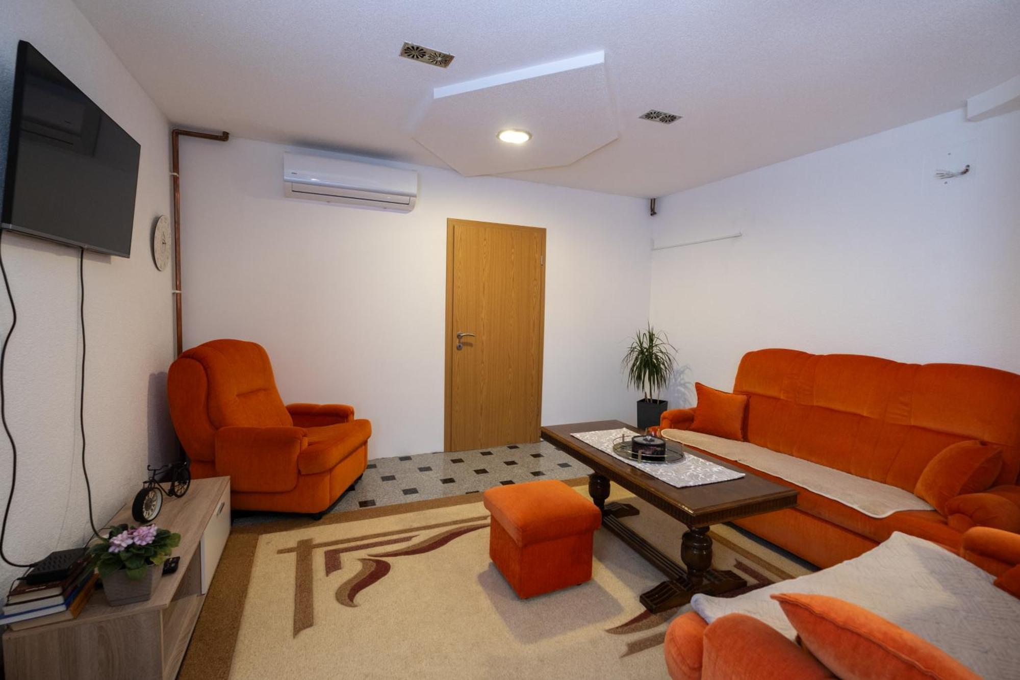 Good People Appartement Bihać Buitenkant foto