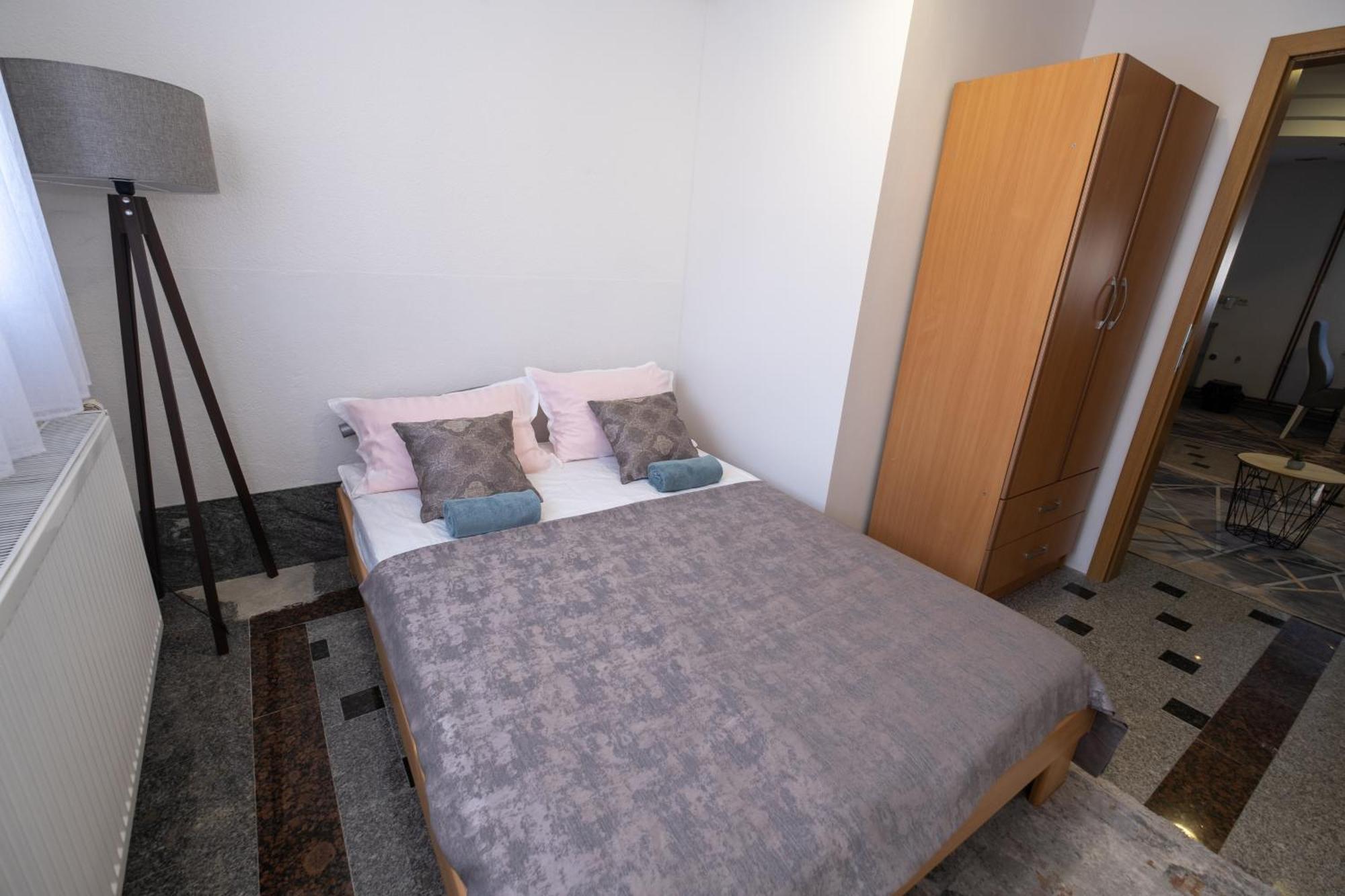 Good People Appartement Bihać Buitenkant foto