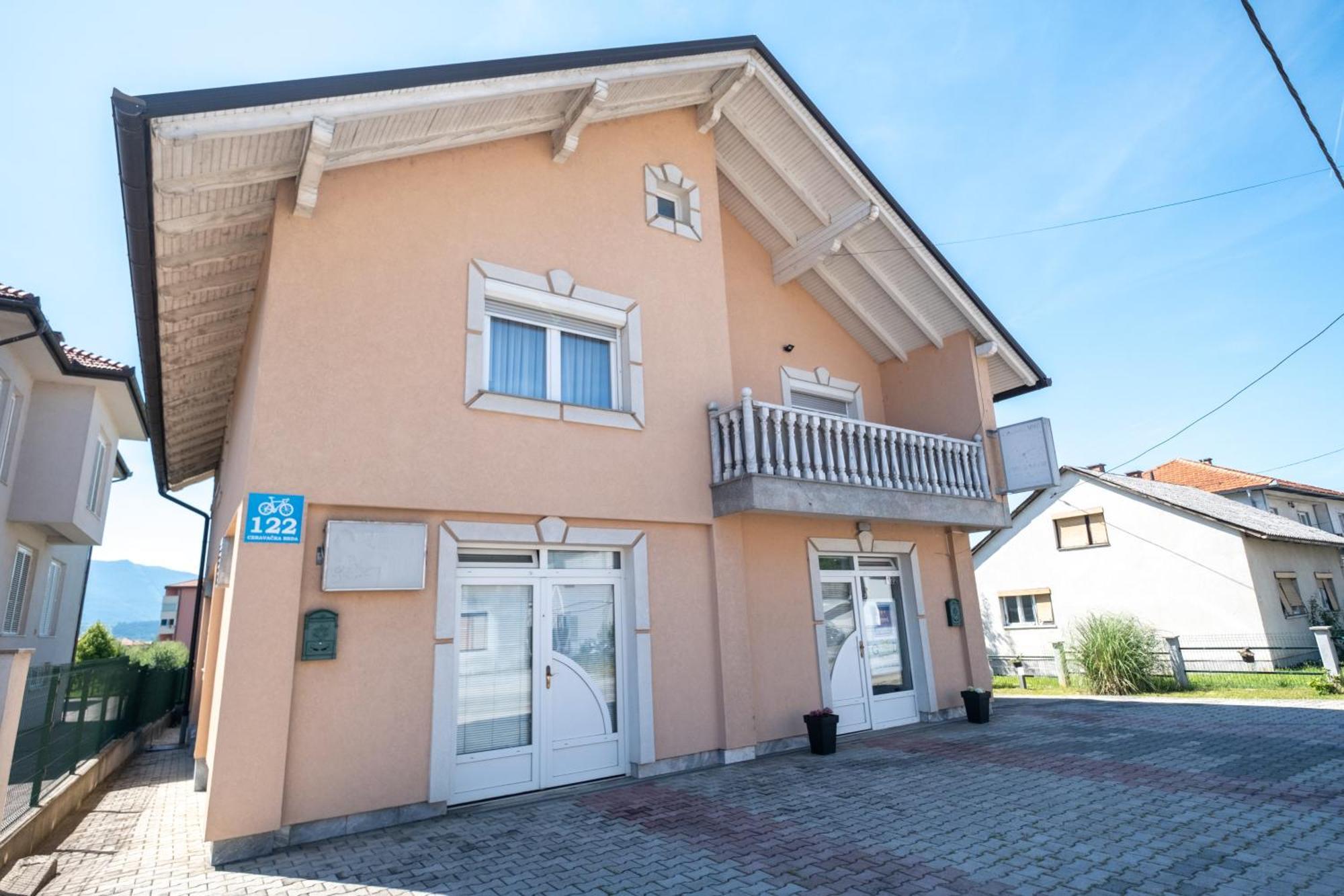 Good People Appartement Bihać Buitenkant foto