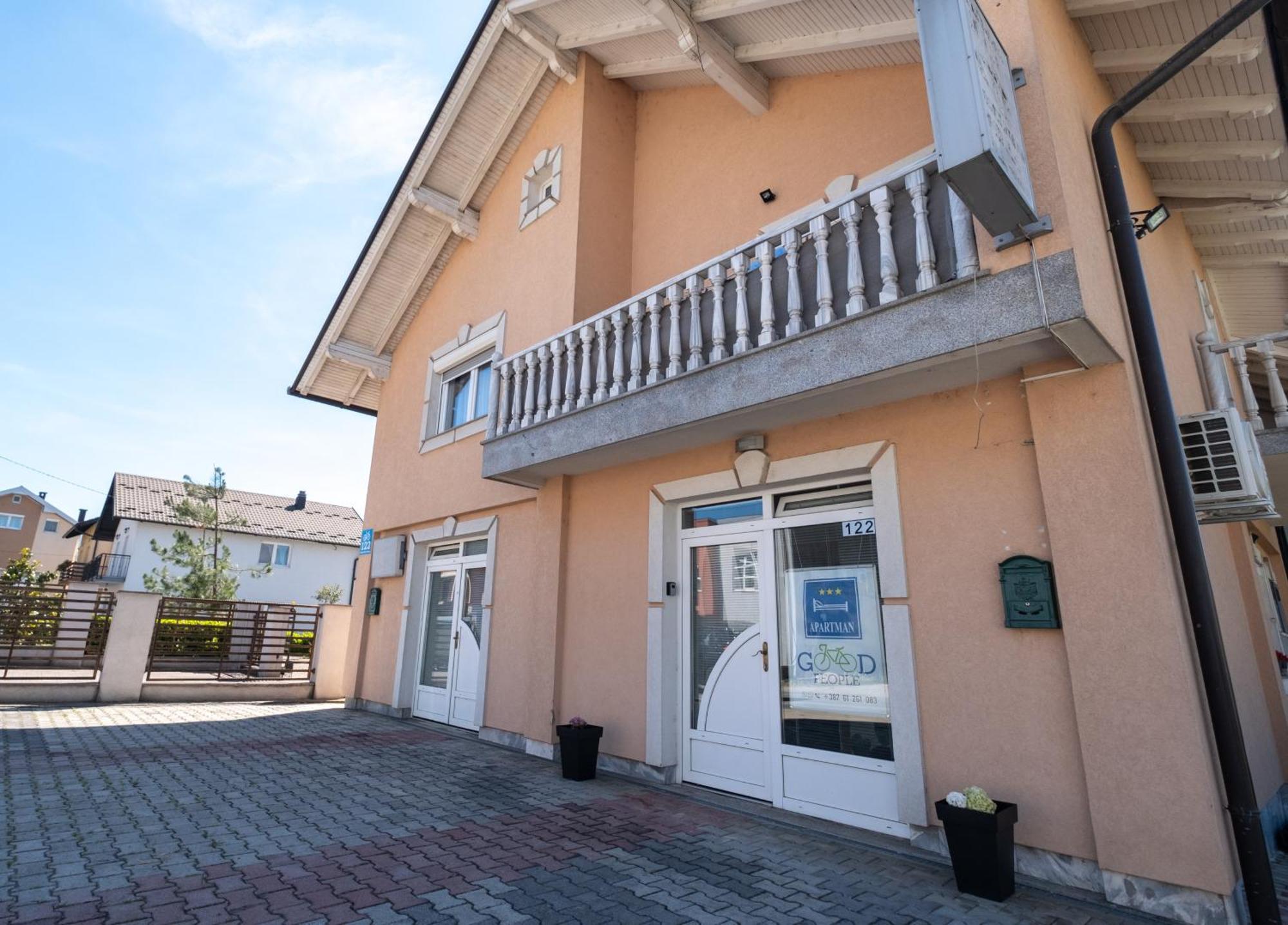 Good People Appartement Bihać Buitenkant foto